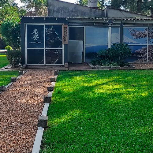 gondra-4-6f29a6800f34aec4e117525863611692-1024-1024